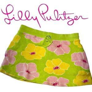 Lilly Pulitzer White label terry cloth skirt in size Small with pockets. EUC
